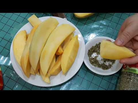 Ăn Xoài tứ quý giòn ngon cùng mẹ bảo hân./xoài tứ quý có ngọt không Ăn Xoài tứ quý giòn ngon cùng mẹ bảo hân./xoài tứ quý có ngọt không